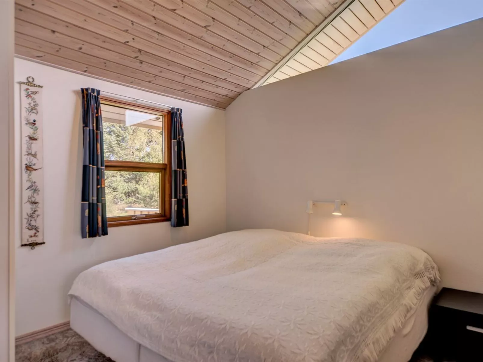 "Vetle" - 2.8km from the sea-Inside