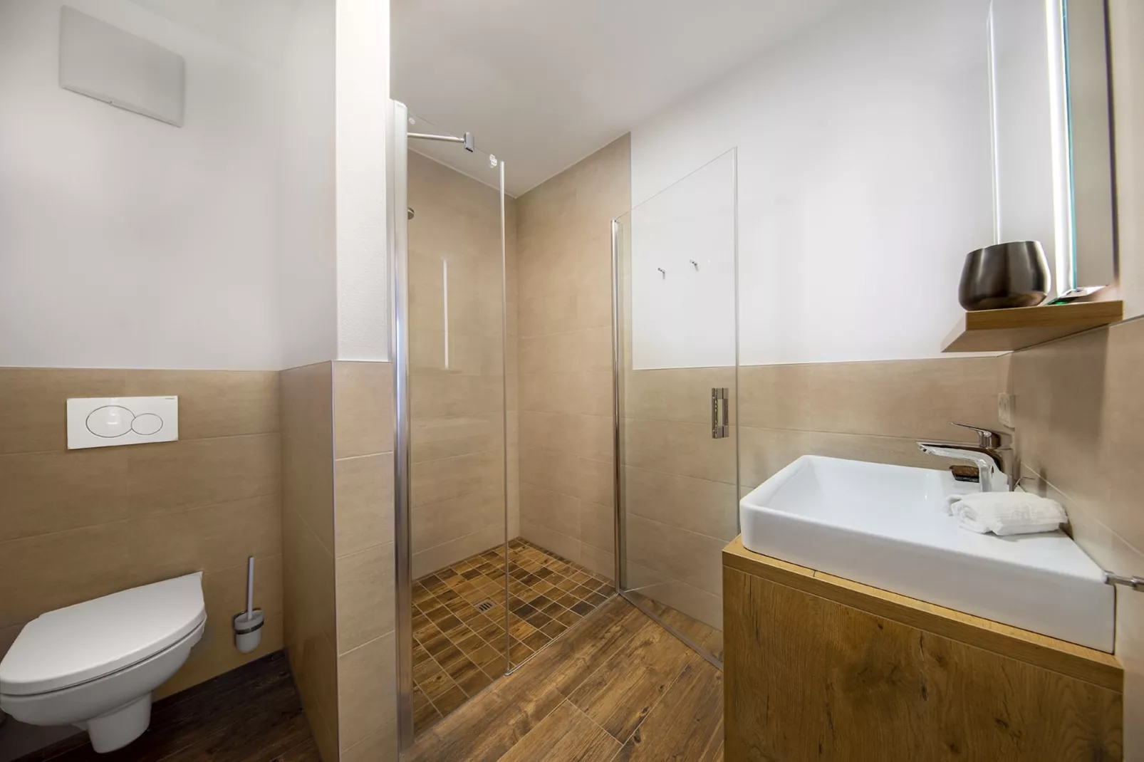 Nationalpark Chalet Schneespitze-Bathroom