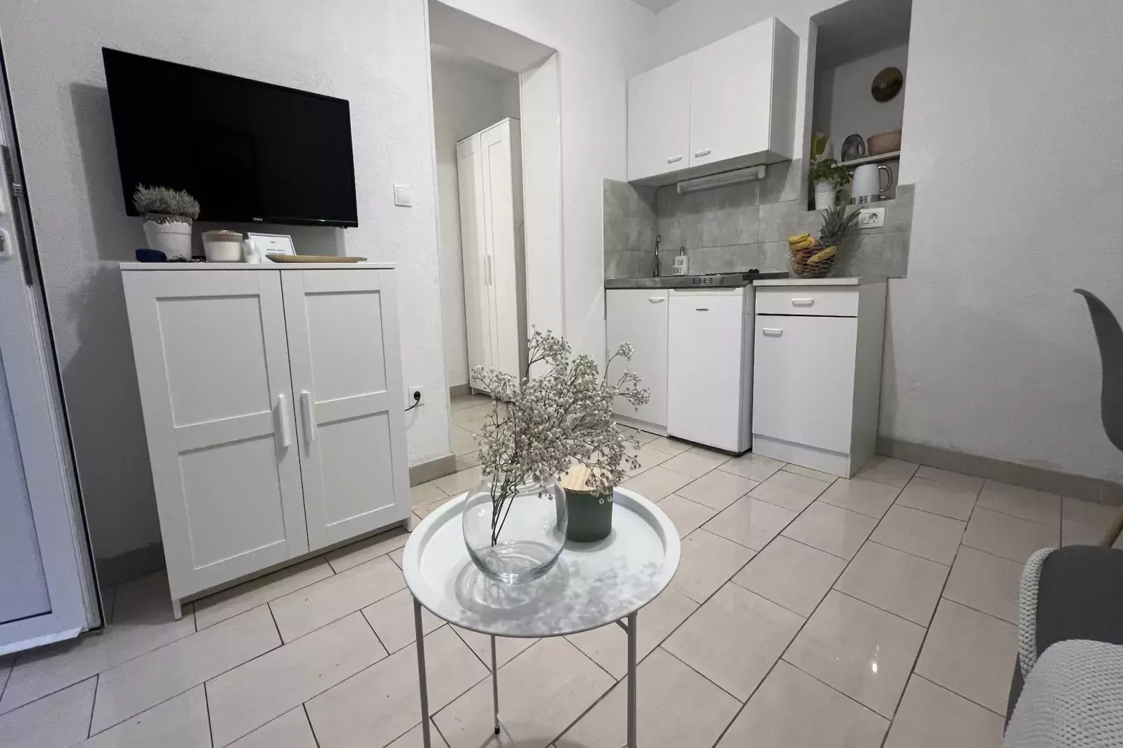 Apartmani Vela Makarska - Studio With Garden View-Kitchen