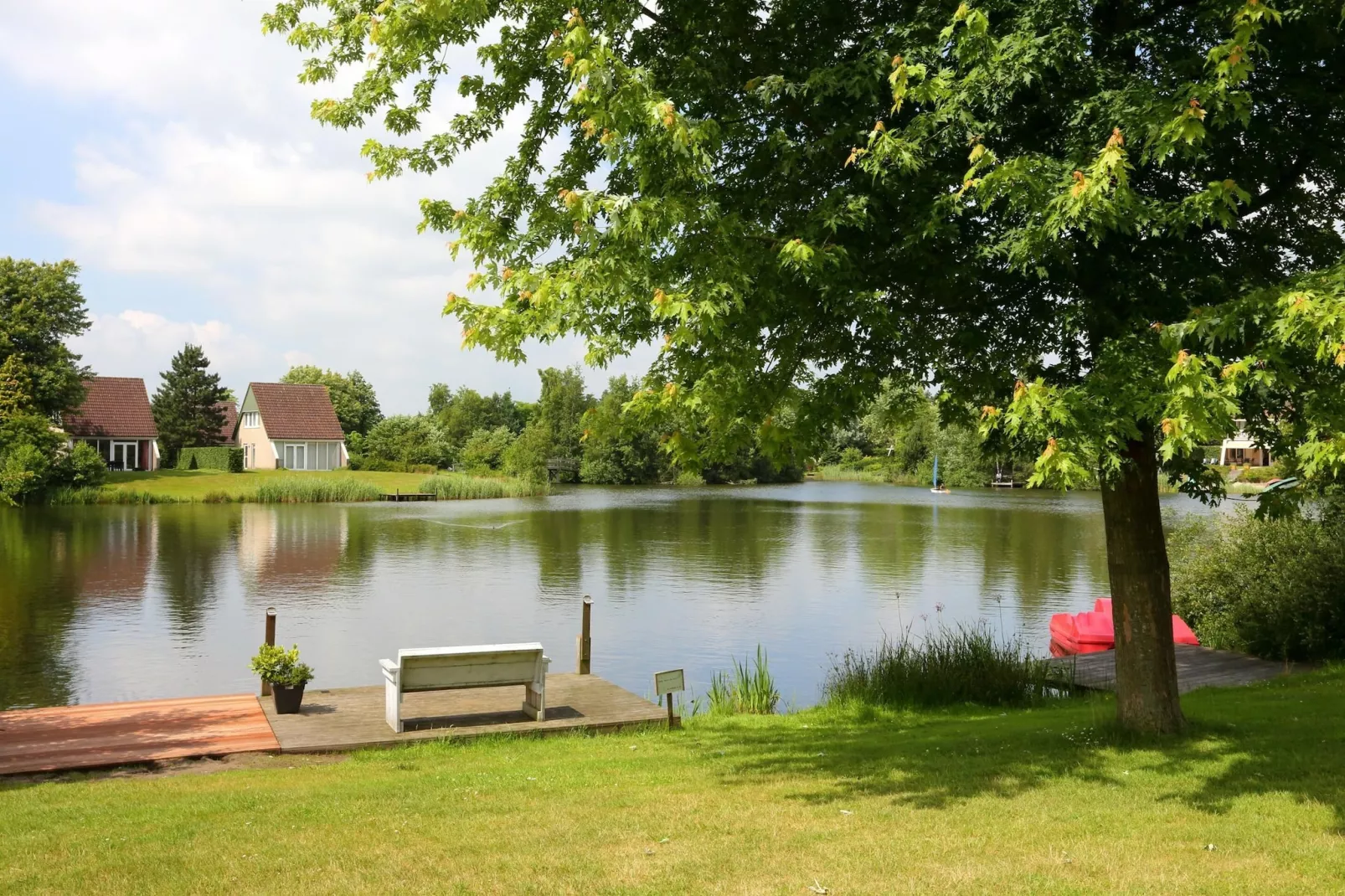 Vakantiepark Emslandermeer 2-Areas summer 1km