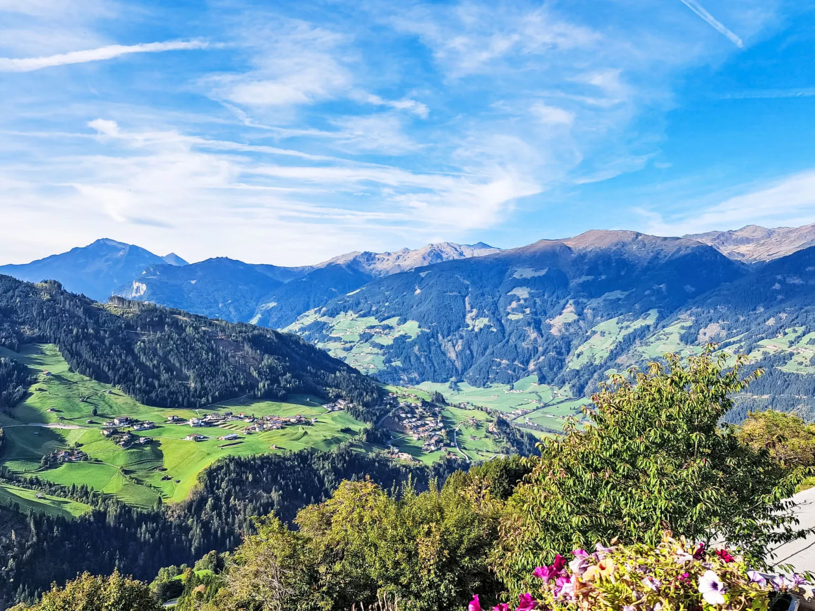 Alpenblick-Outside