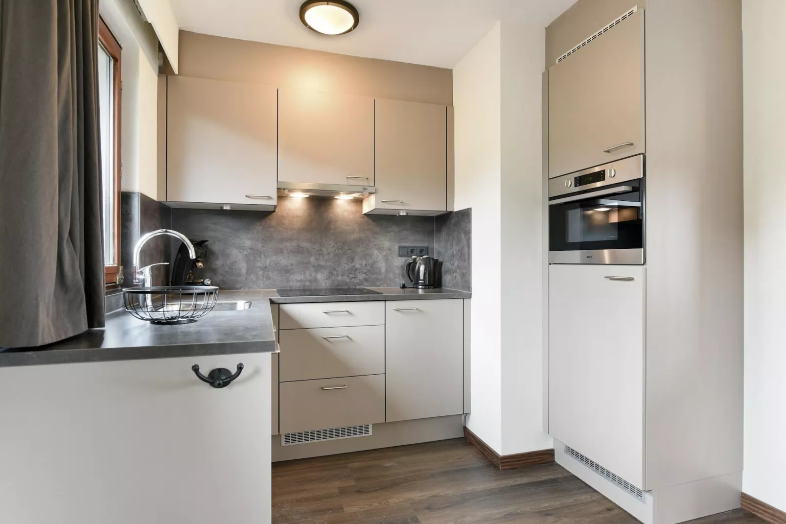 Vakantiepark Reevallis 2-Kitchen