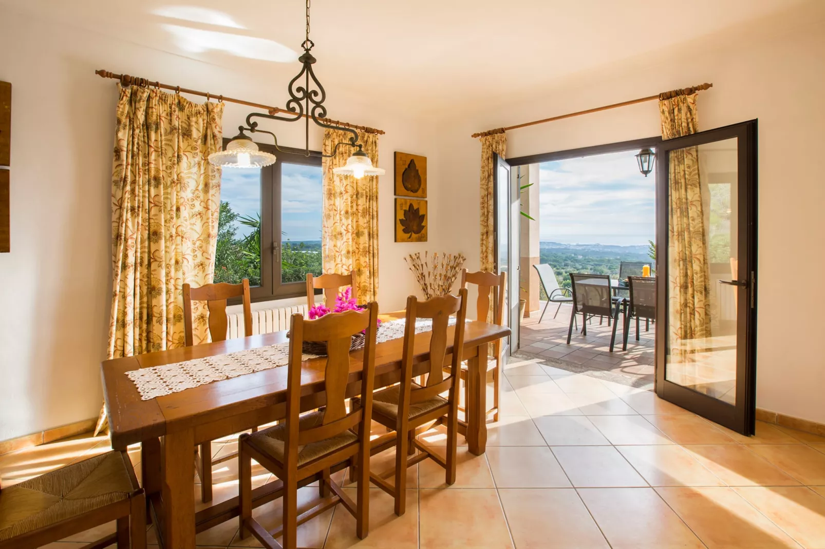 Sa Roca Blanca-Dining room