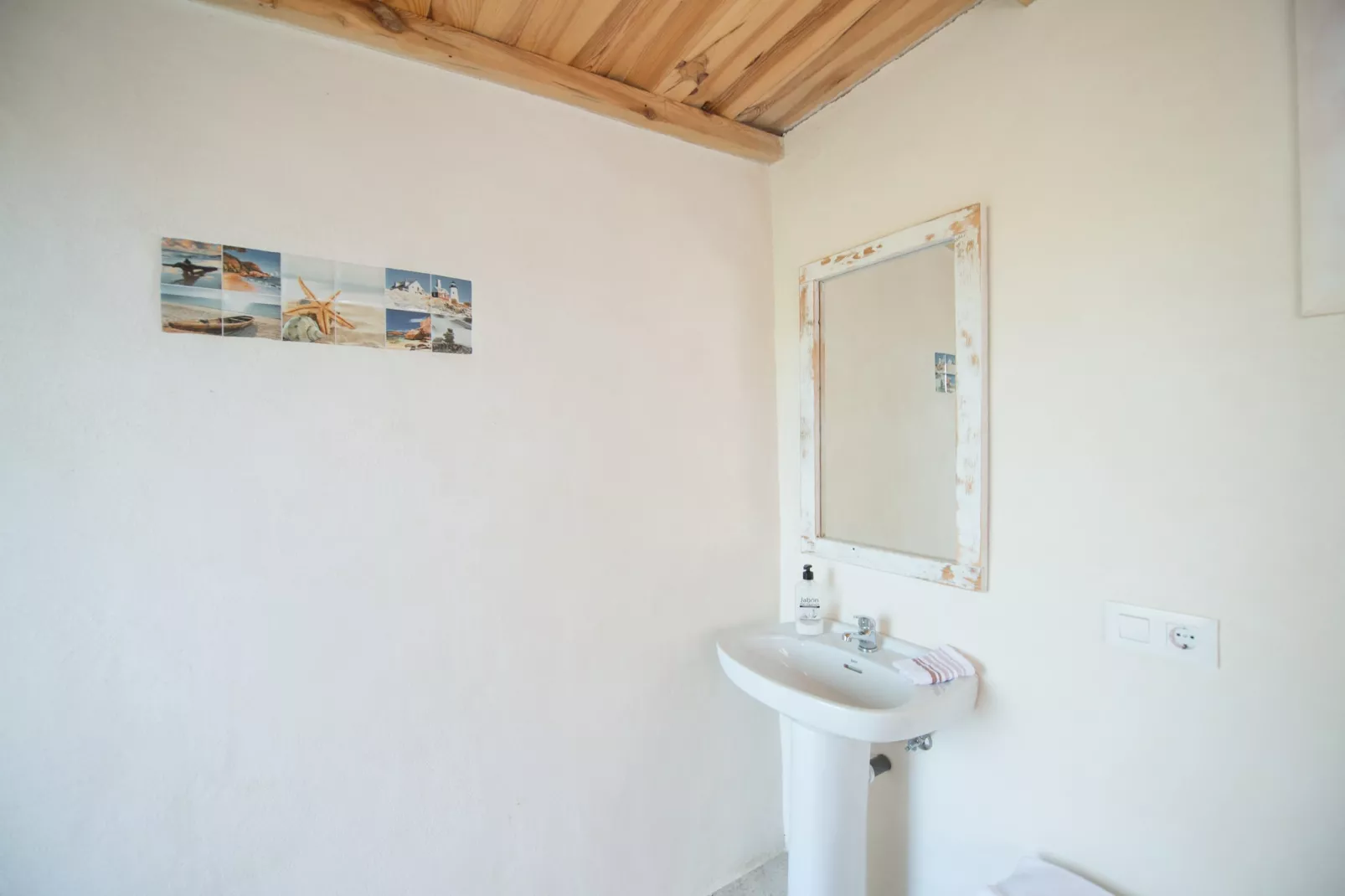 Es Mitja Davall-Bathroom