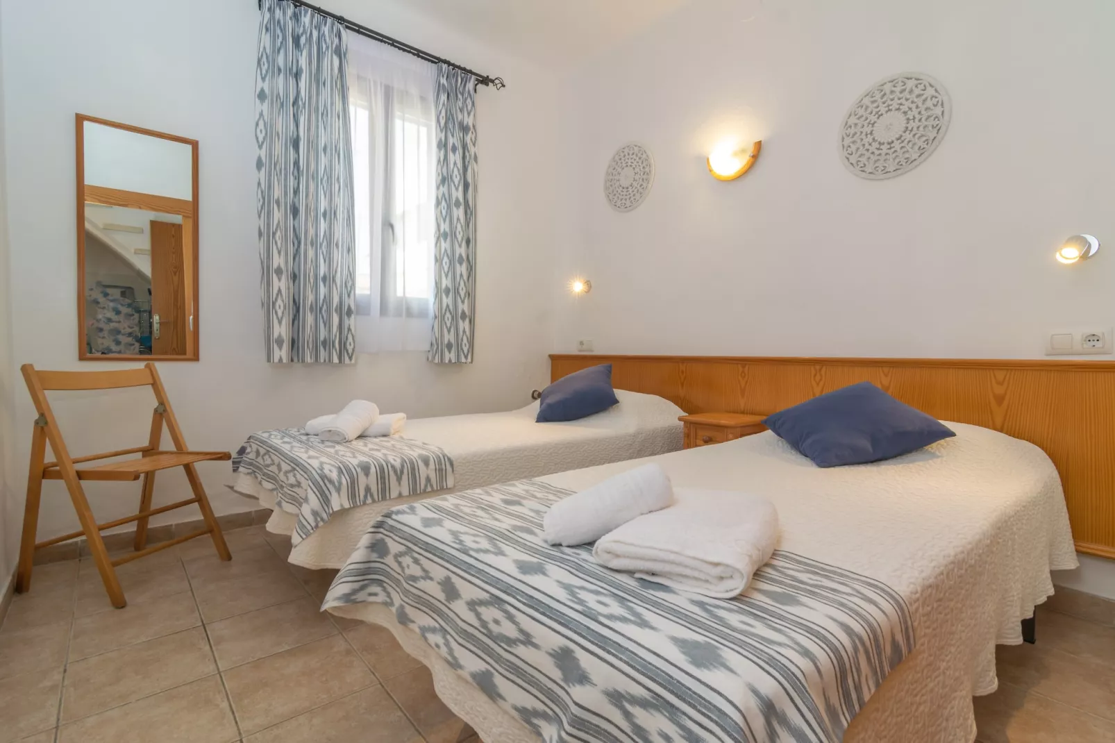 Vista Azul 8-Image-tags.