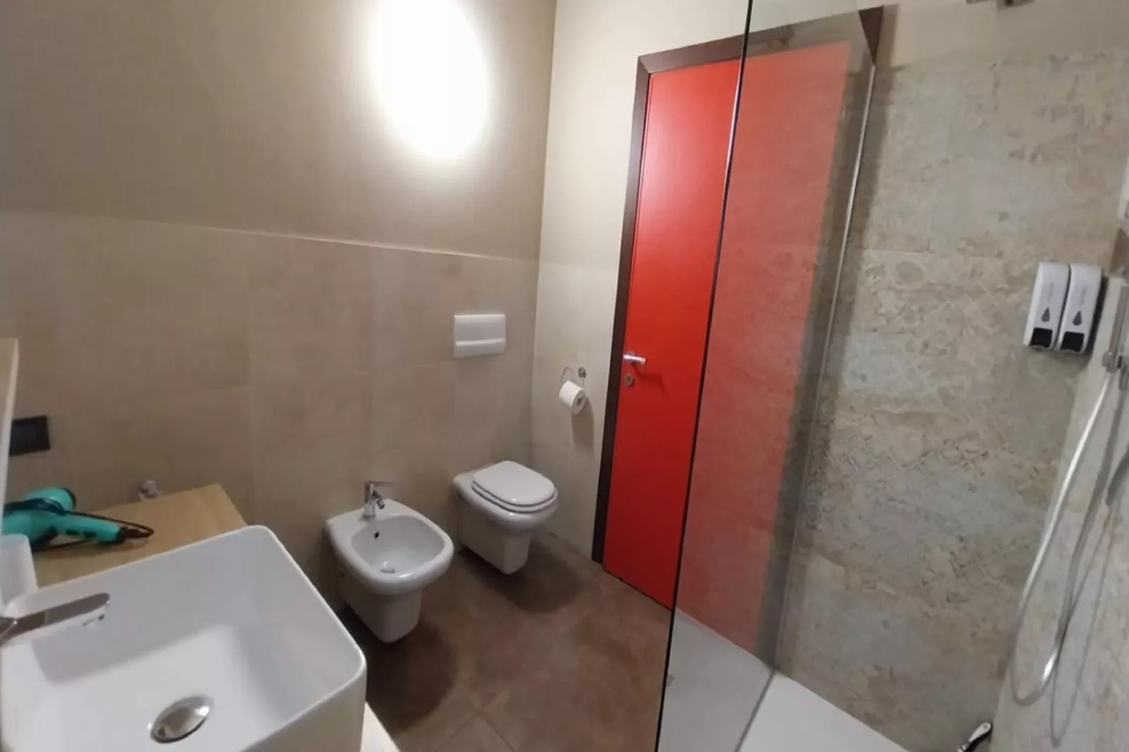 Pinot Nero-Bathroom