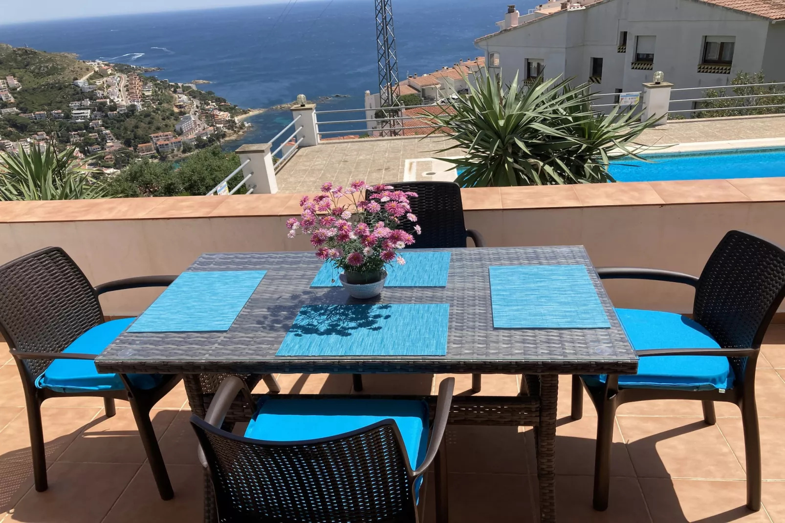 DULCE VIDA 2 B1 Roses-Terrace balcony