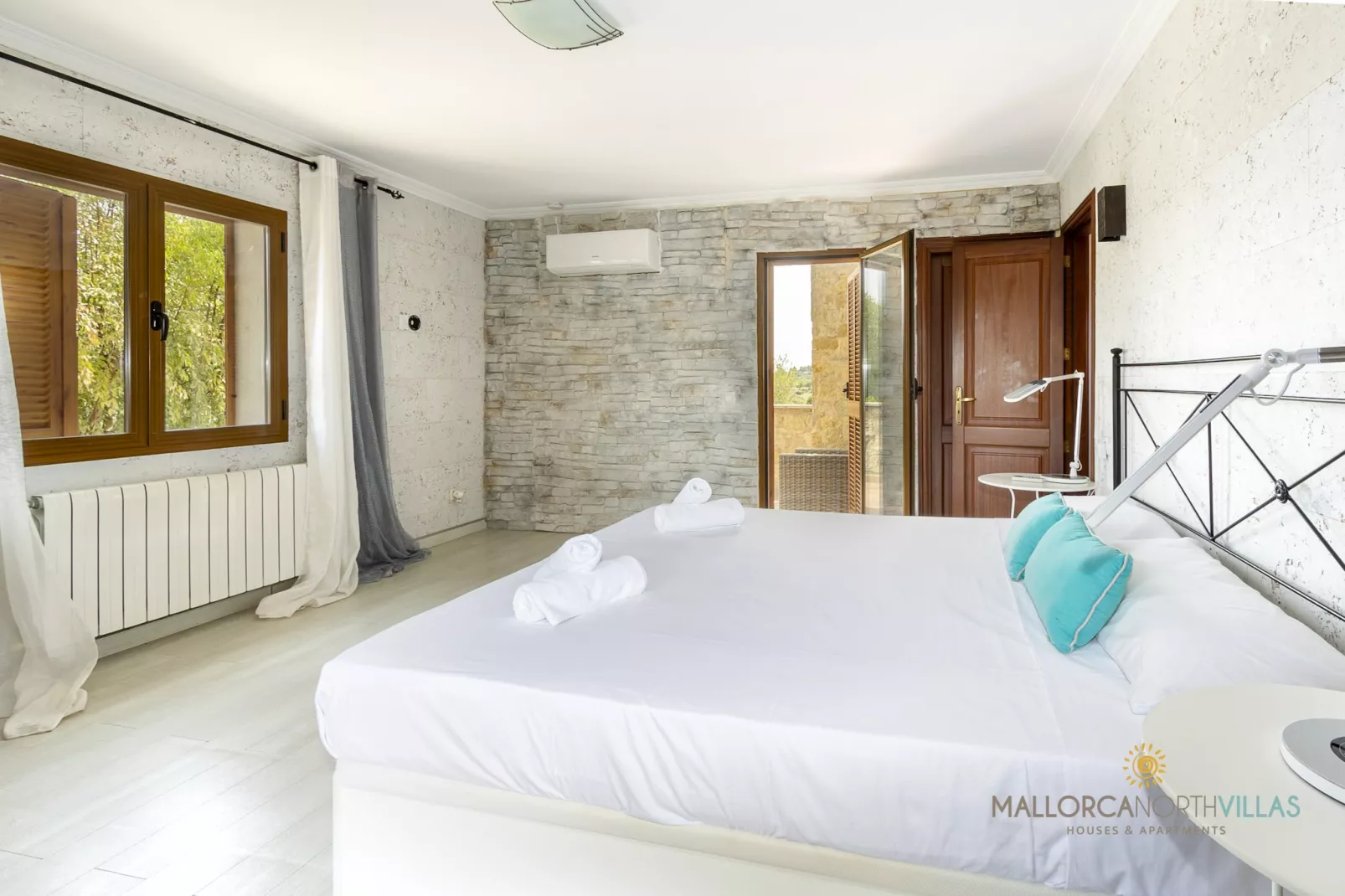 Villa Alejandra con piscina privada y gran jardín-Chambre