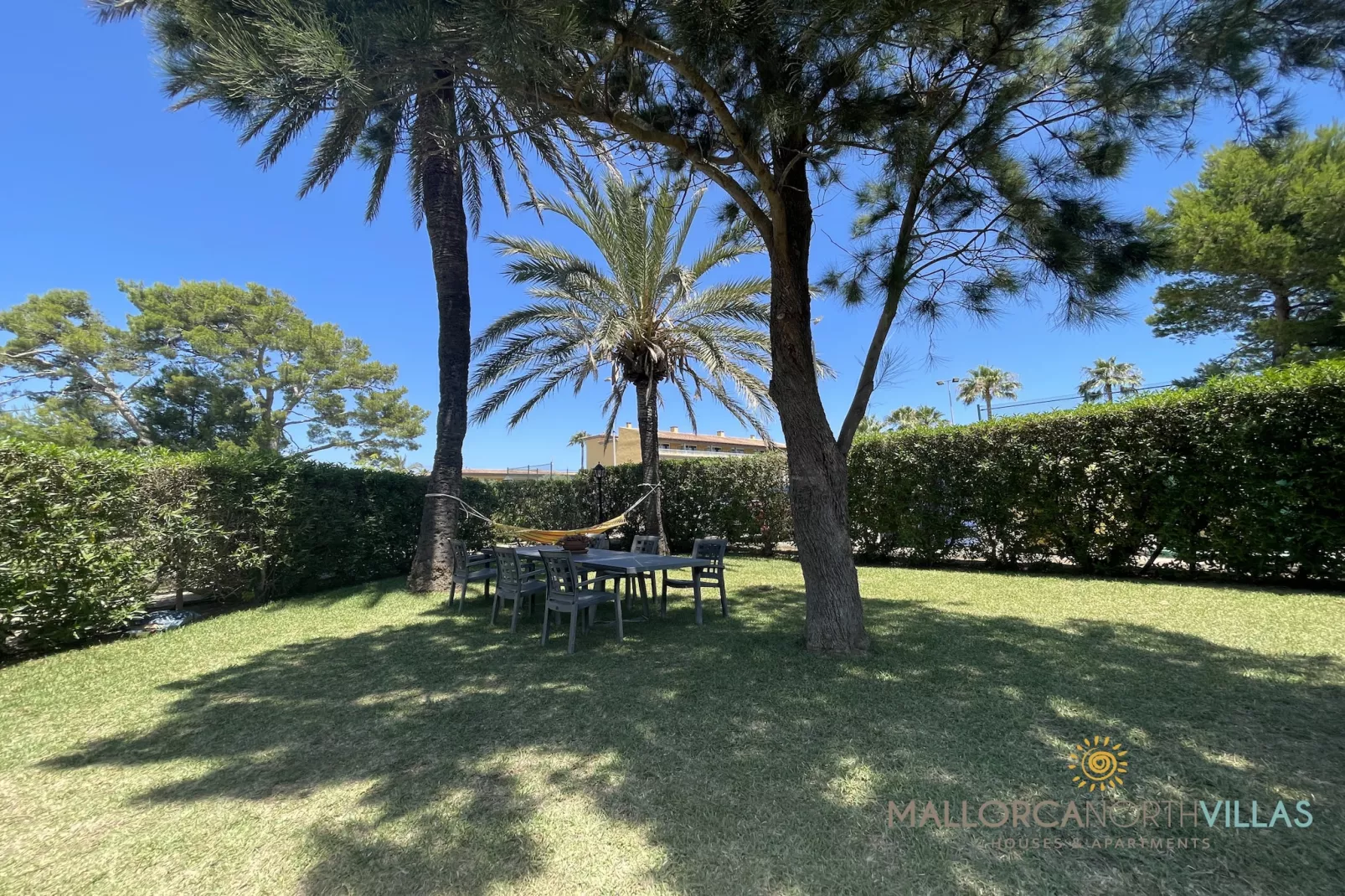 Casa del Sol: Lovely spacious family apartment-Jardin d'été