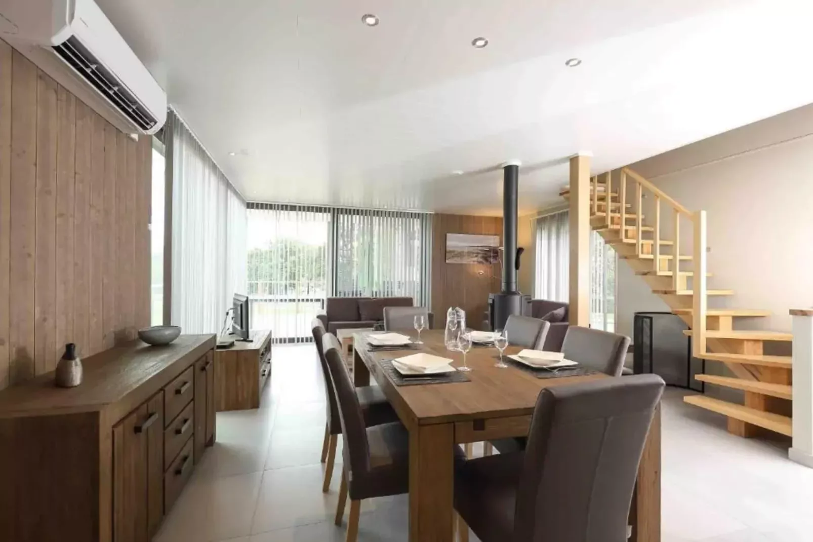 8 persons - 4 rooms 130m² without sauna-Salon