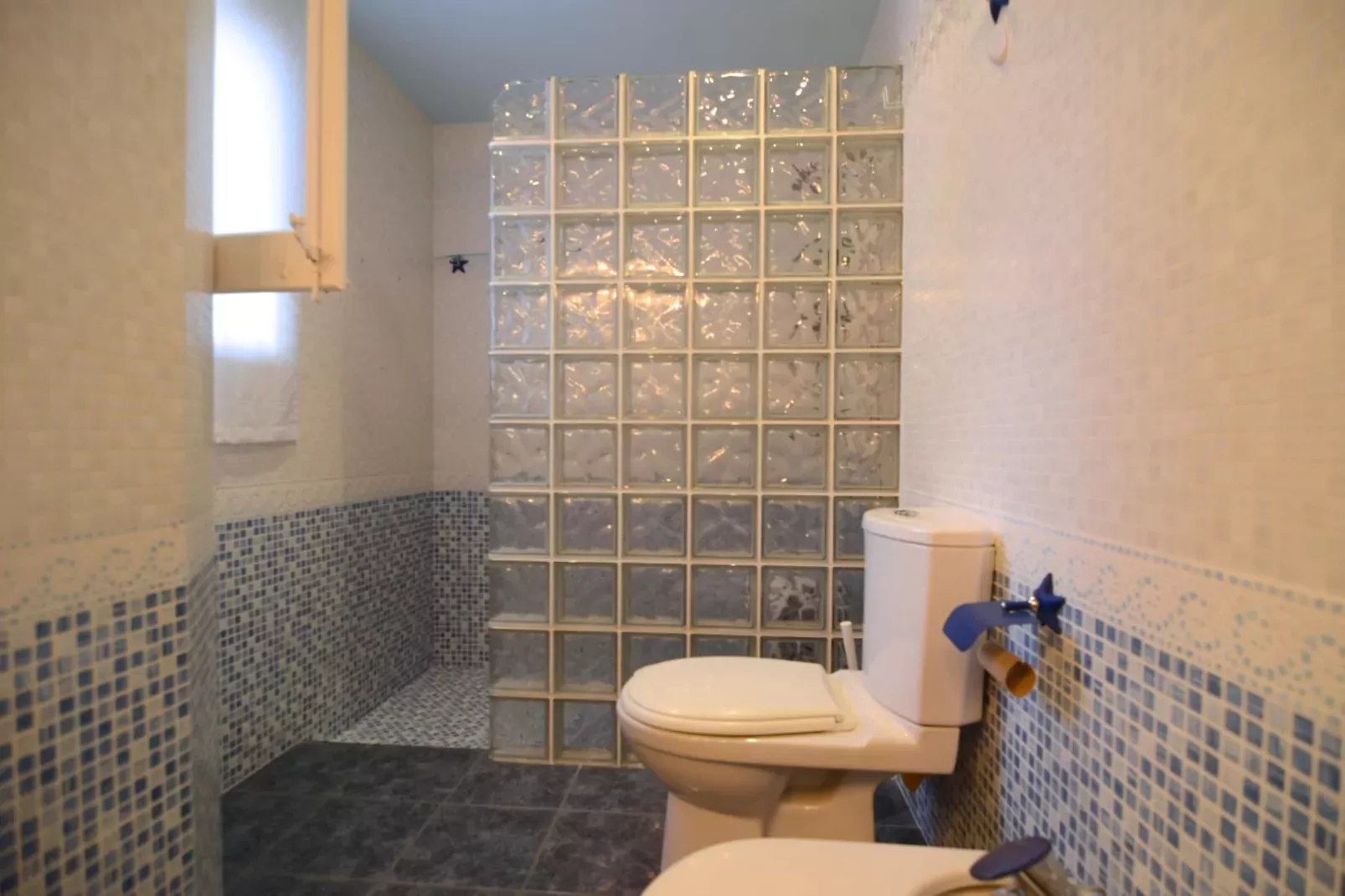 VILLA PEPITA BLUE-Bathroom