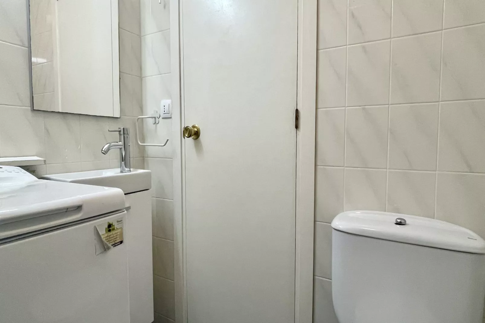 MANUREVA VIII BX-A-Bathroom