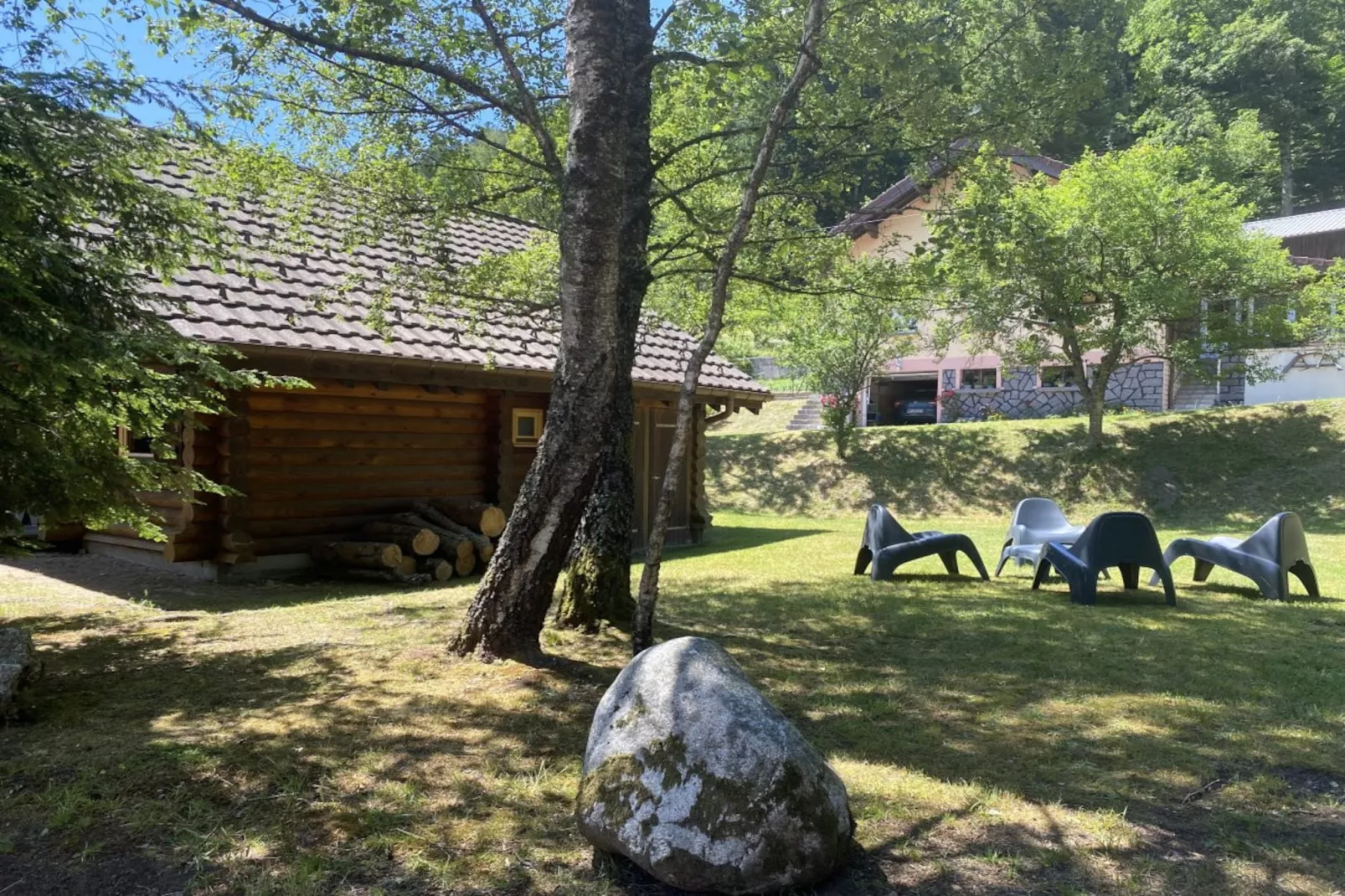 L'OURS NOIR Chalet en rondins-Außenbereich