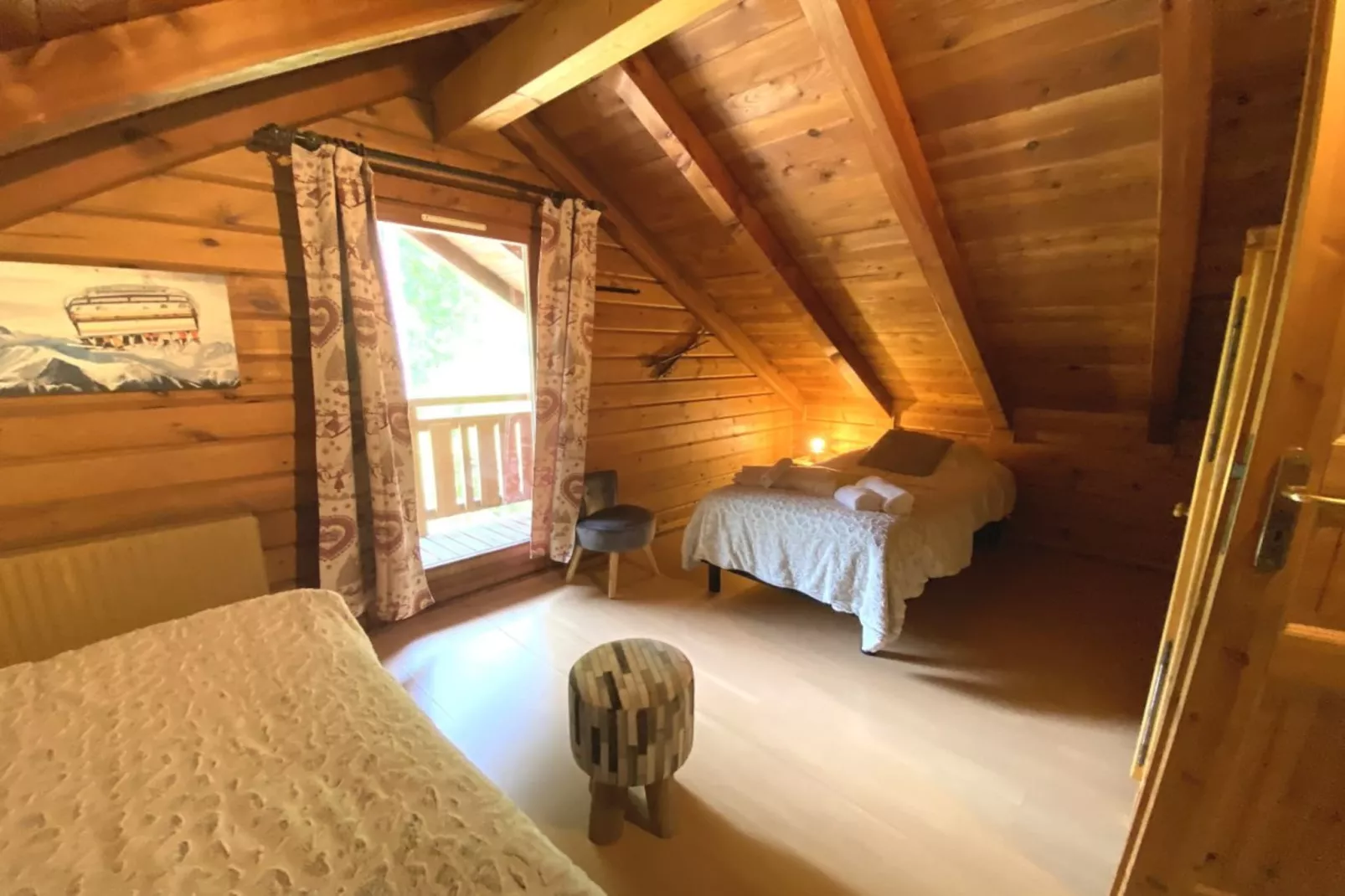 LE SKIEUR  Chalet en bois-Bedroom