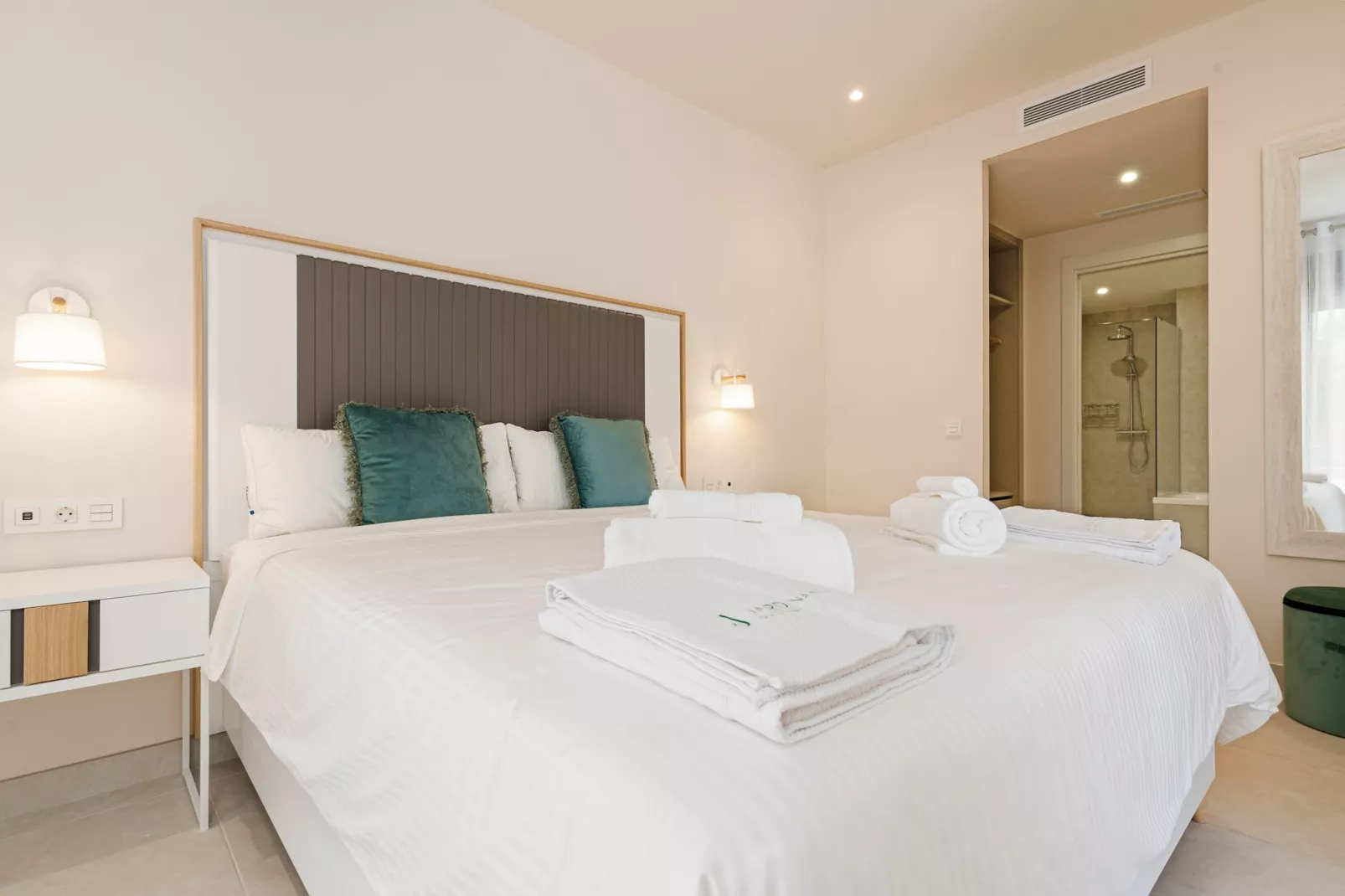 Jardinana - apartment with two bedrooms close to b-Bedroom
