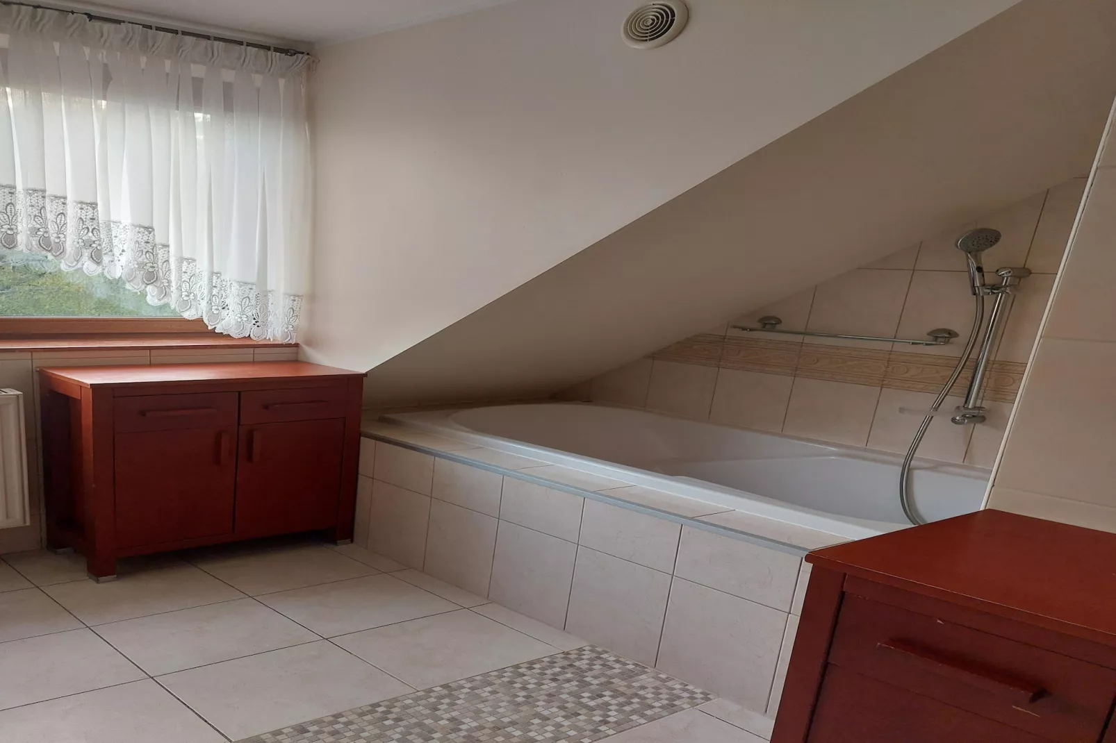 Komfortowy apartament dla 7 osób-Bathroom
