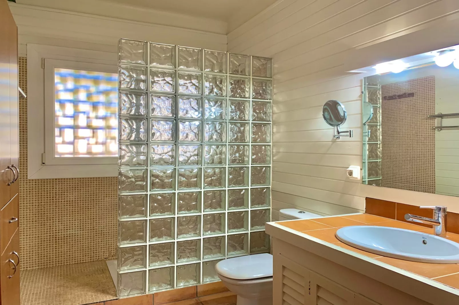 VILLA PARMENIDES Roses-Salle de bain