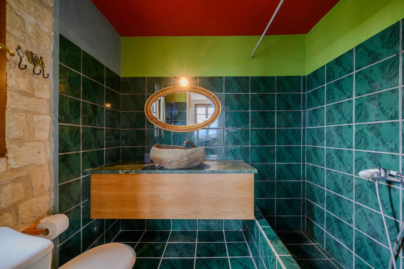 Rogalida-Bathroom