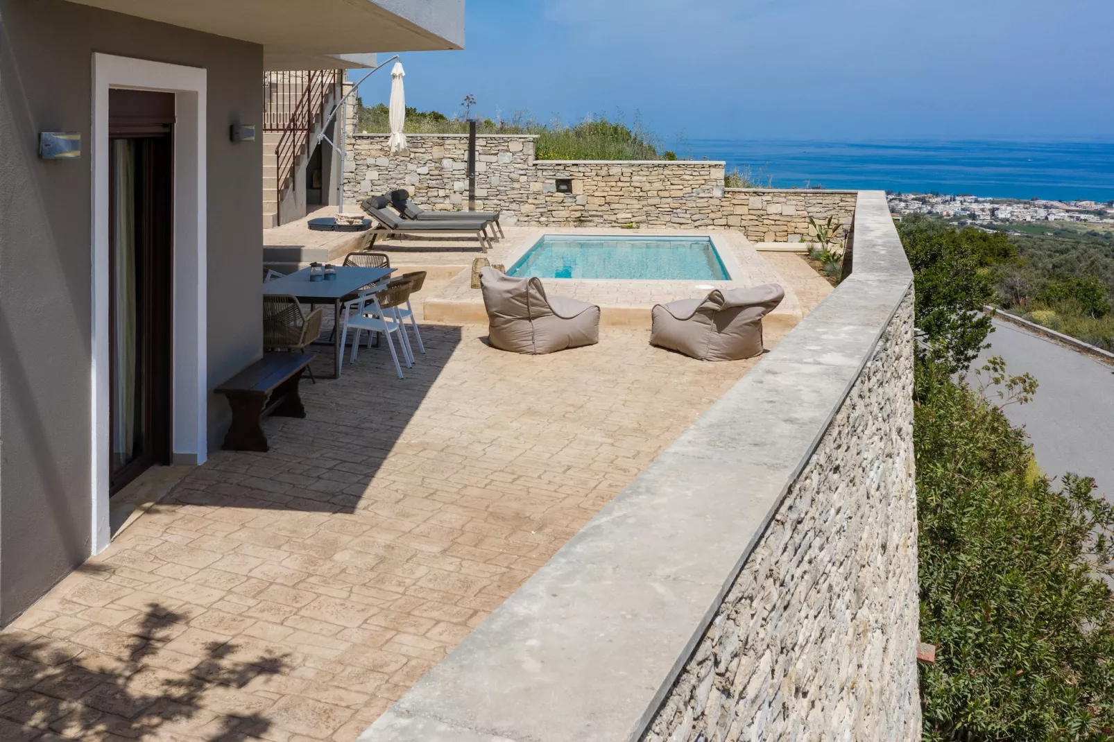Villaki-Outdoor