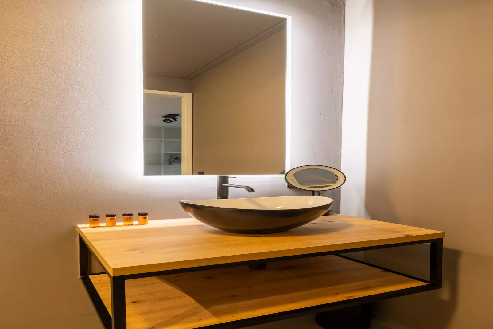 Appartement Vista Maris - Havenweg 8-28  Sint-Annaland-Bathroom