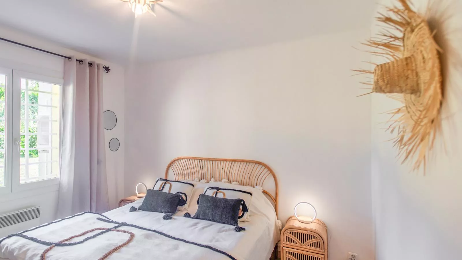 Les Romarins-Bedroom