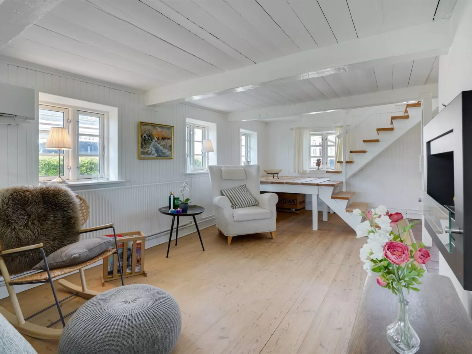 "Gyril" - 100m from the sea-Drinnen