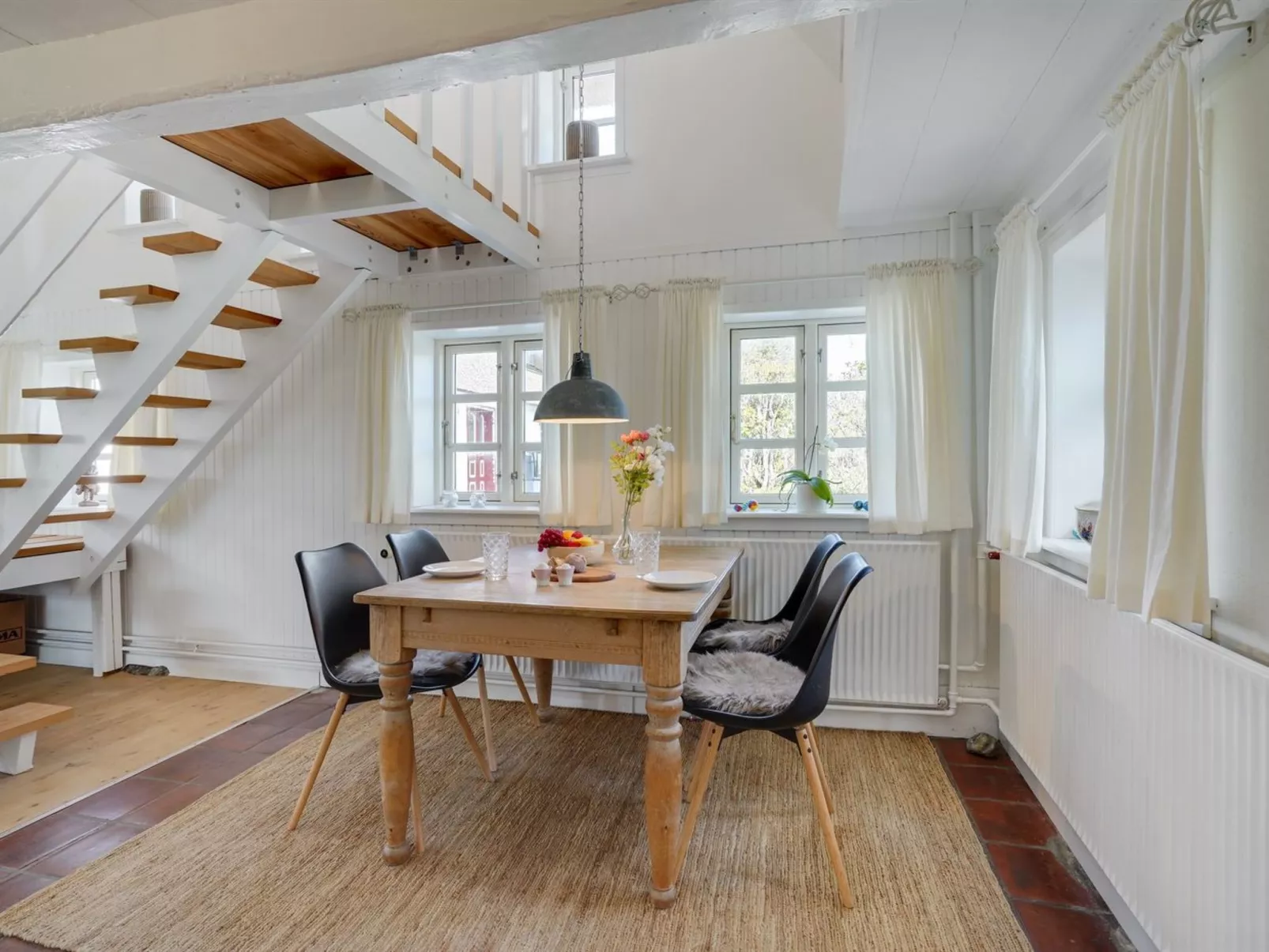 "Gyril" - 100m from the sea-Drinnen