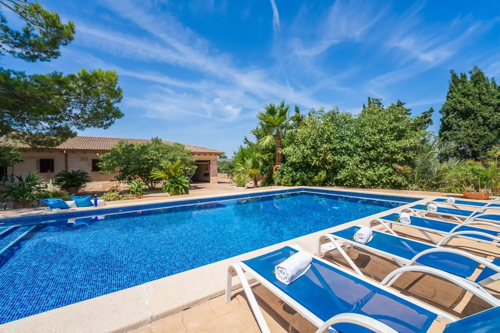 Can Ribas-Exterior summer