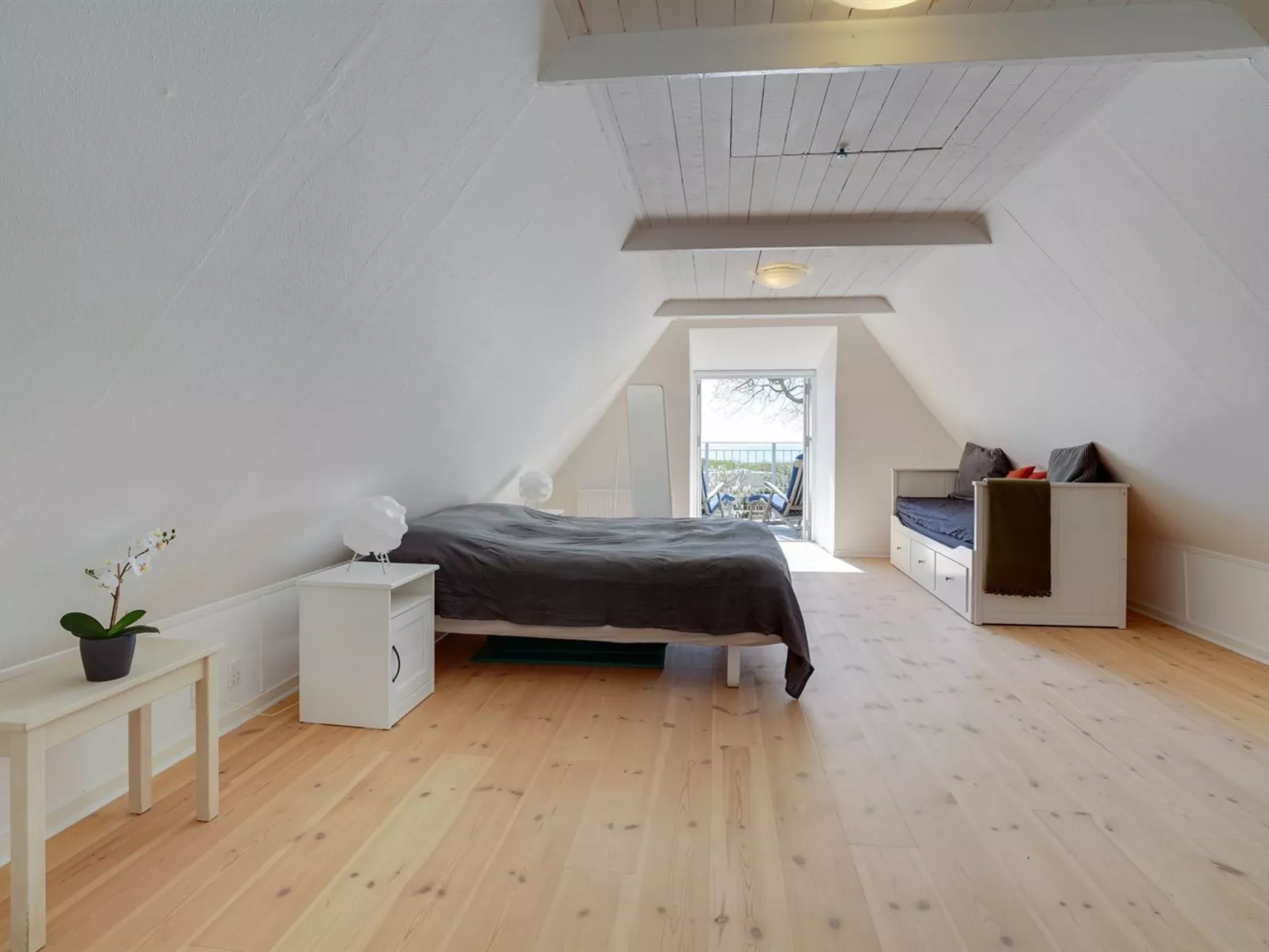 "Gyril" - 100m from the sea-Drinnen