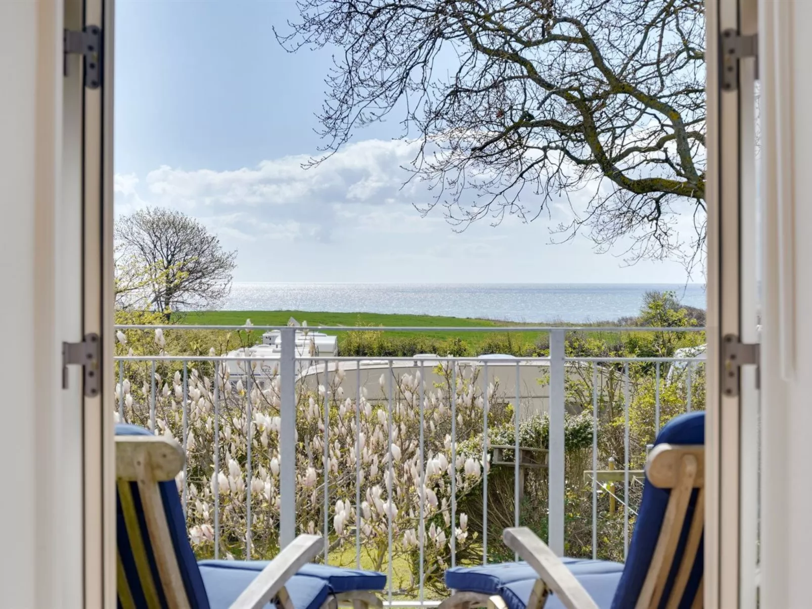 "Gyril" - 100m from the sea-Draußen