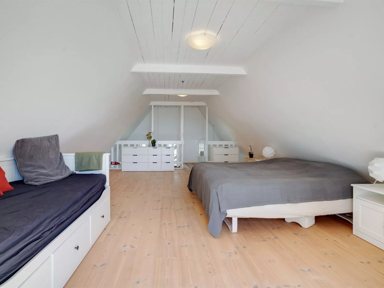 "Gyril" - 100m from the sea-Drinnen