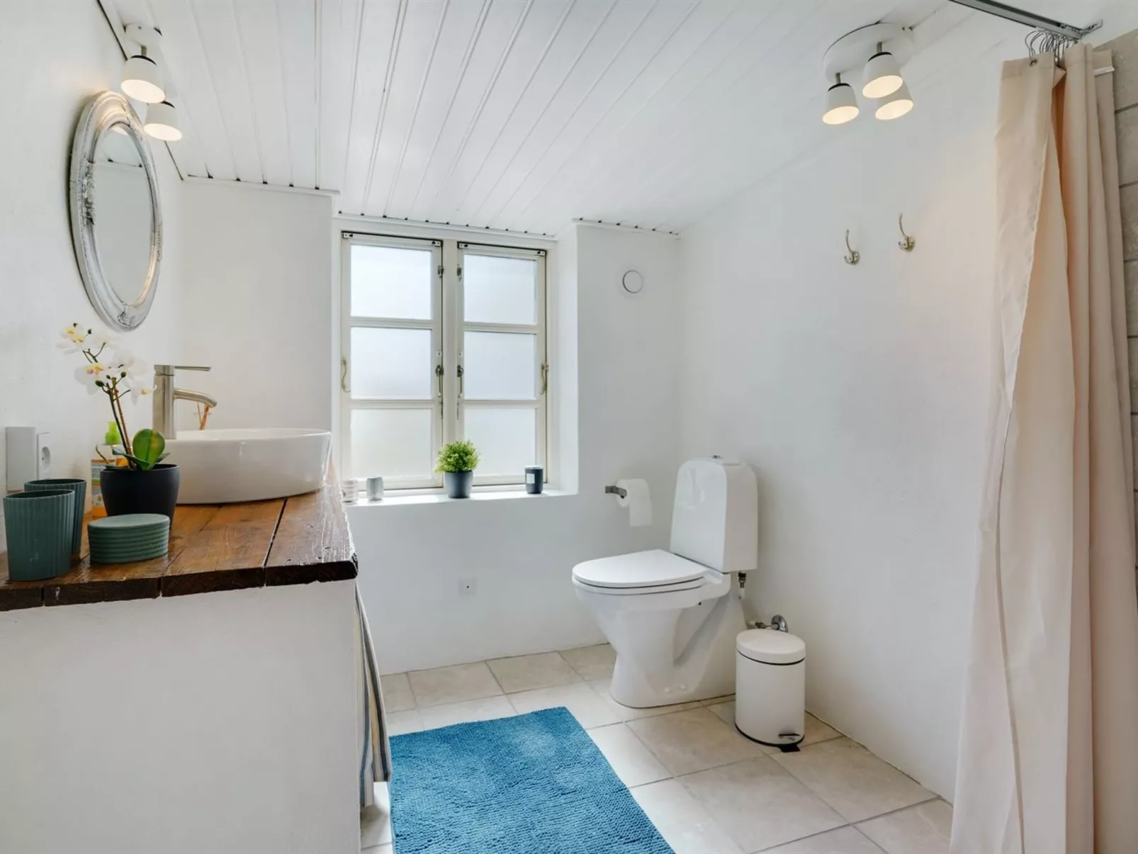 "Gyril" - 100m from the sea-Drinnen