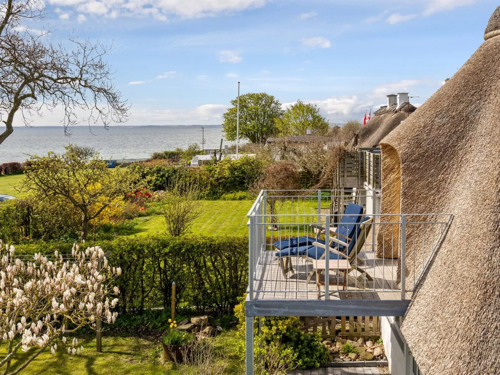 "Gyril" - 100m from the sea-Draußen