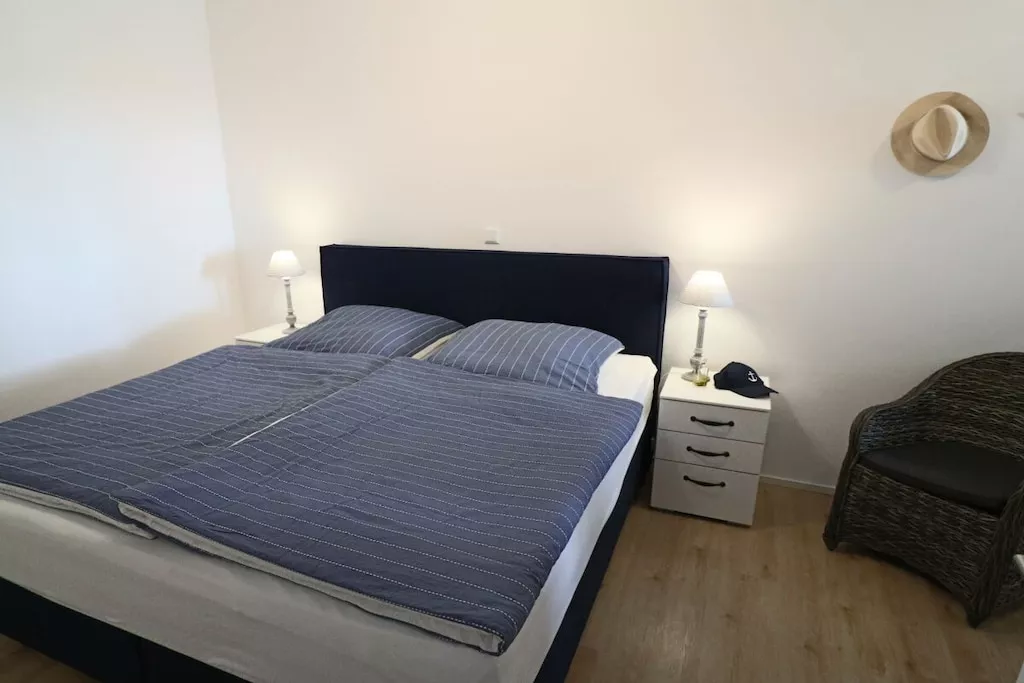 225502-Nicht getaggt