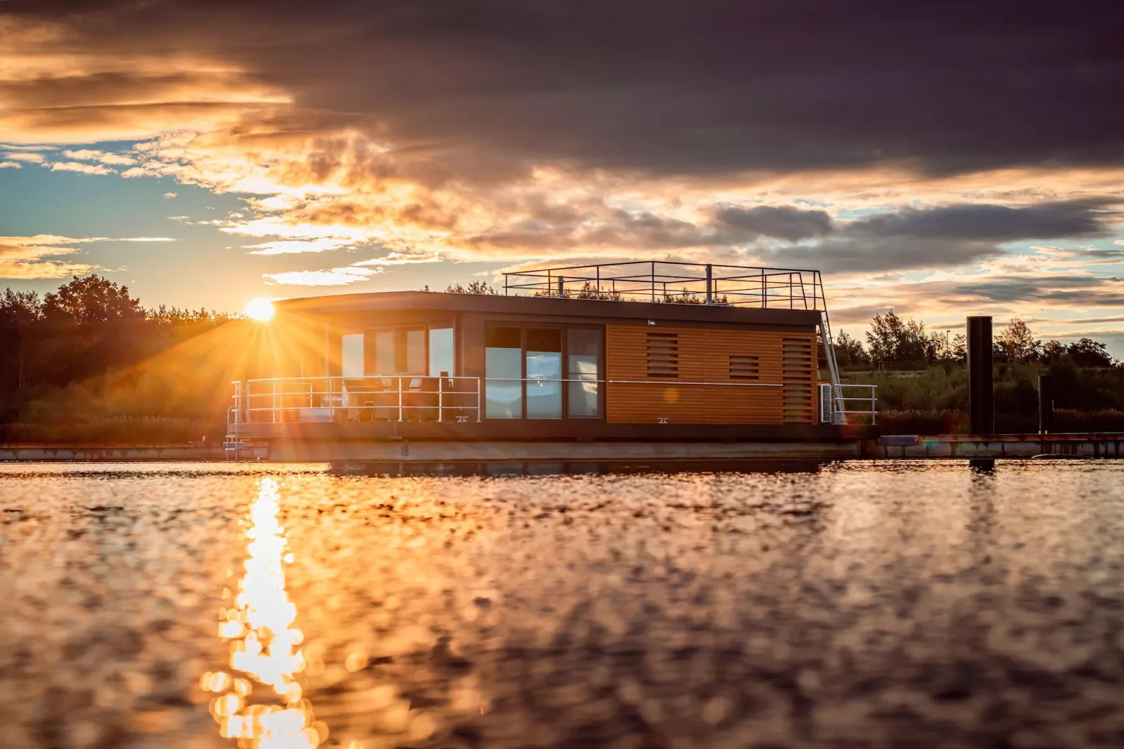 Hausboot am Bärwalder See-Extérieur été