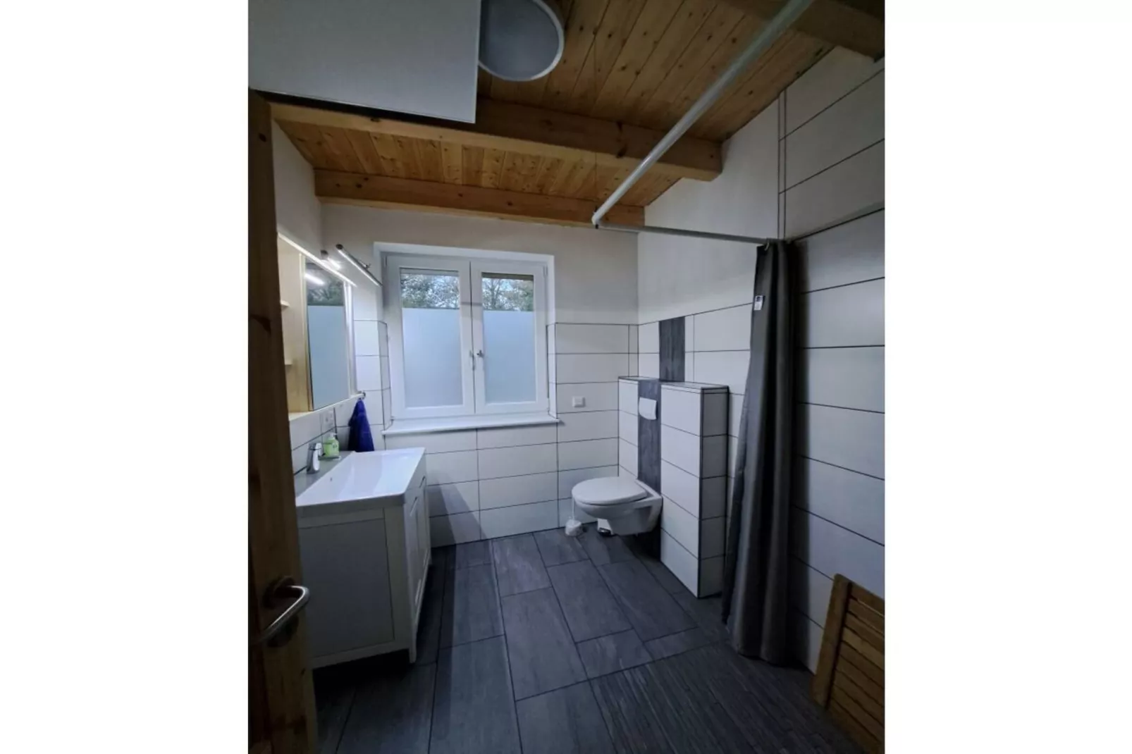 530377-Bathroom