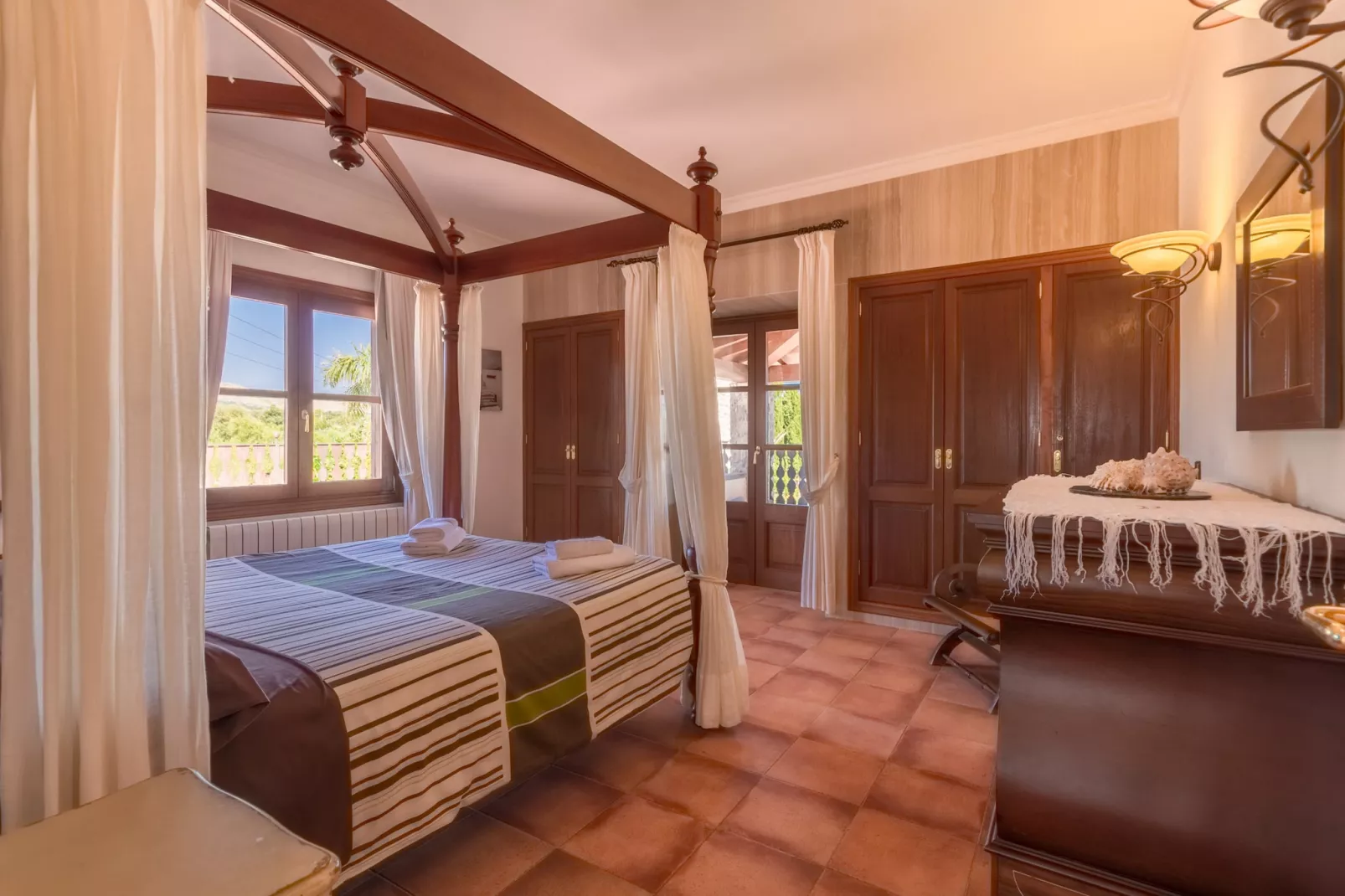 Buitre negro, Finca 5StarsHome Mallorca-Bedroom