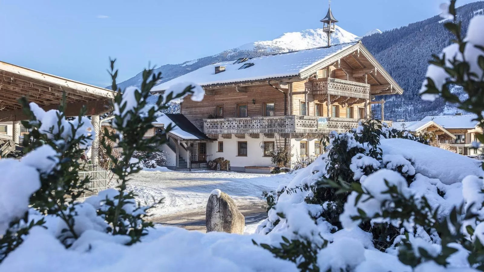 Katharina I-Exterior winter