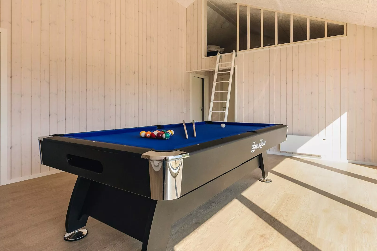 5 star holiday home in Humble-Indoor