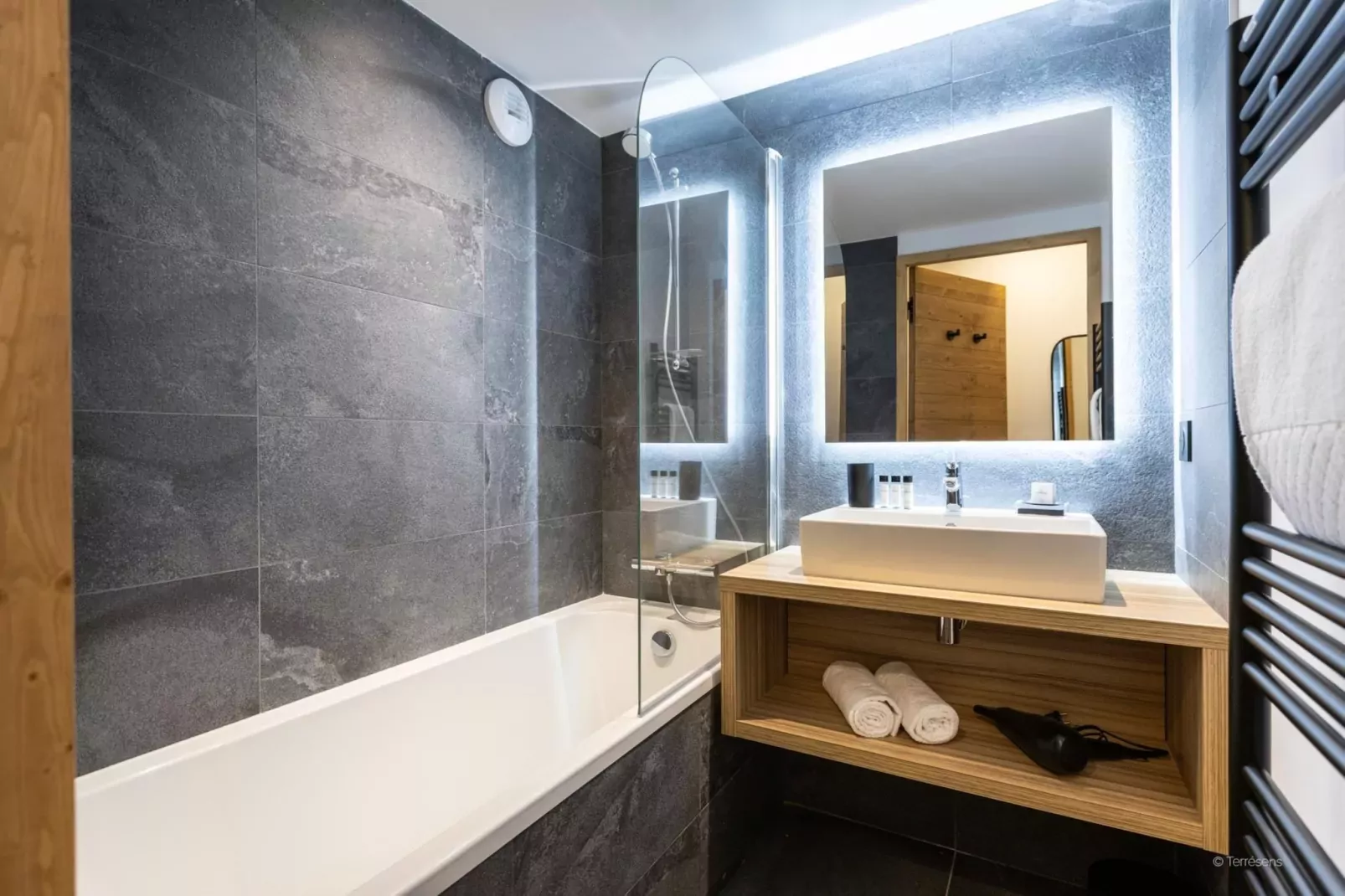 CHAPELLE DABONDANCE Le Flocon Blanc A48P-Salle de bain