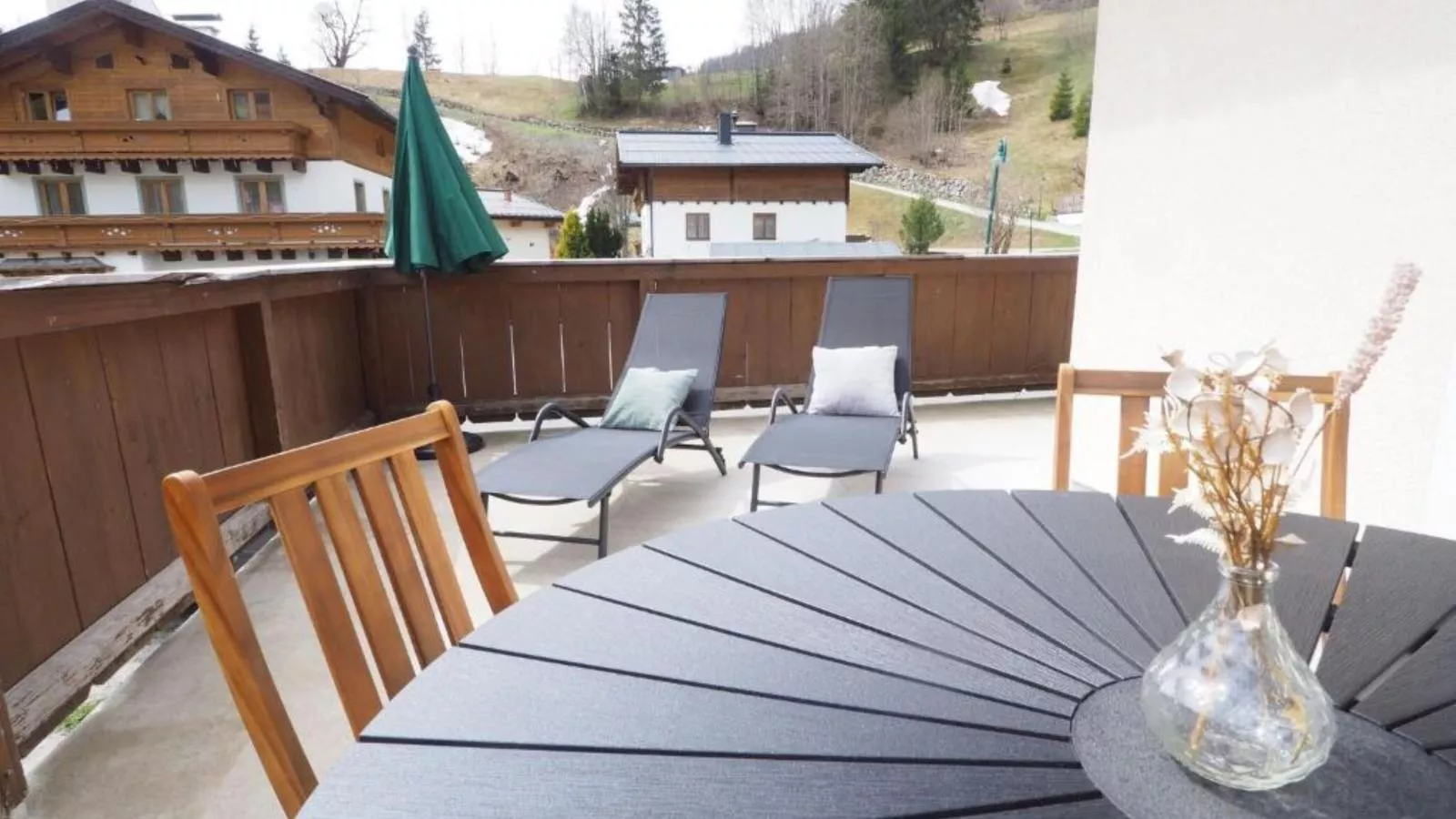 Leni Top 1-Terrace balcony