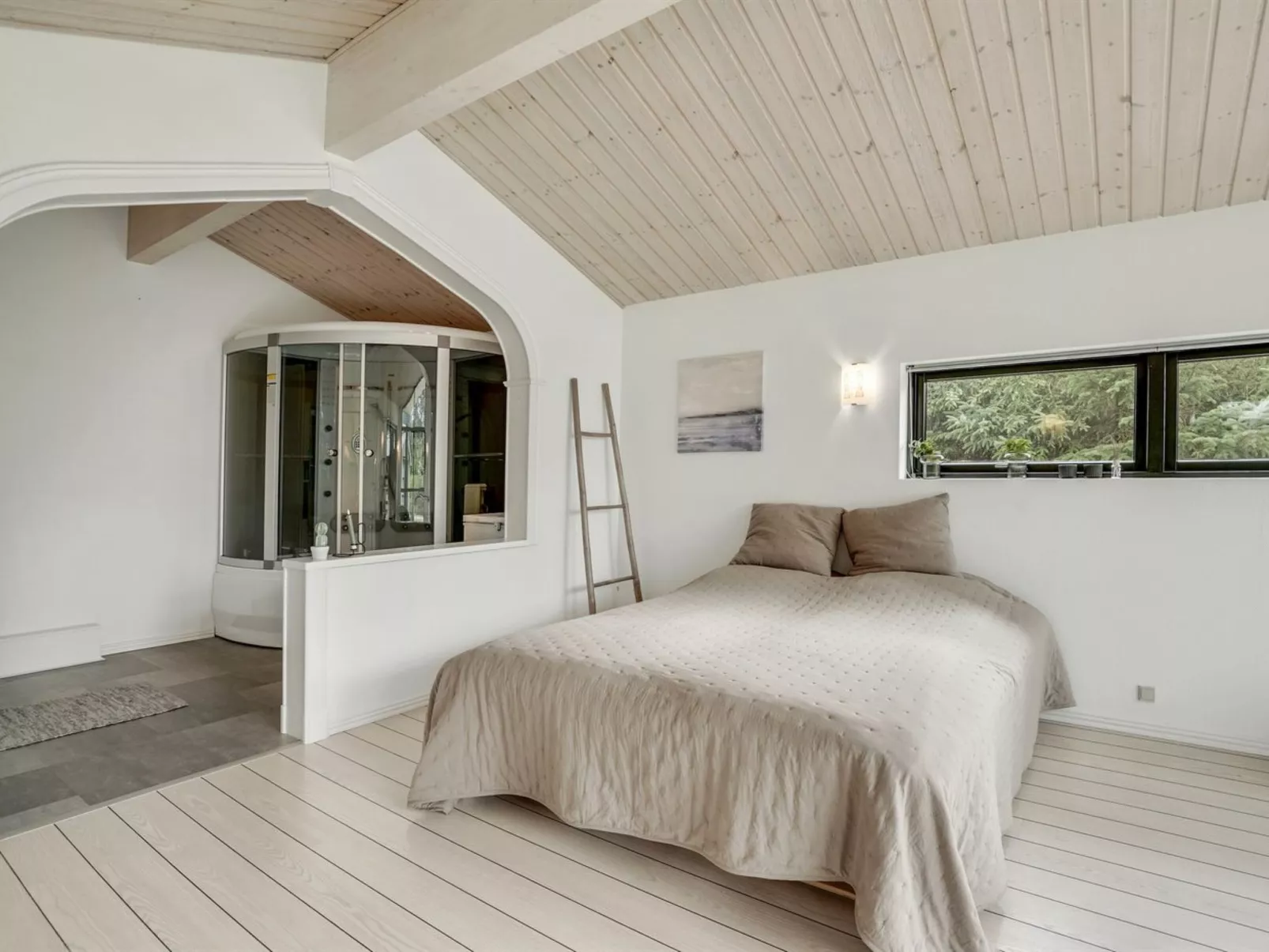"Glenda" - 3km from the sea-Inside