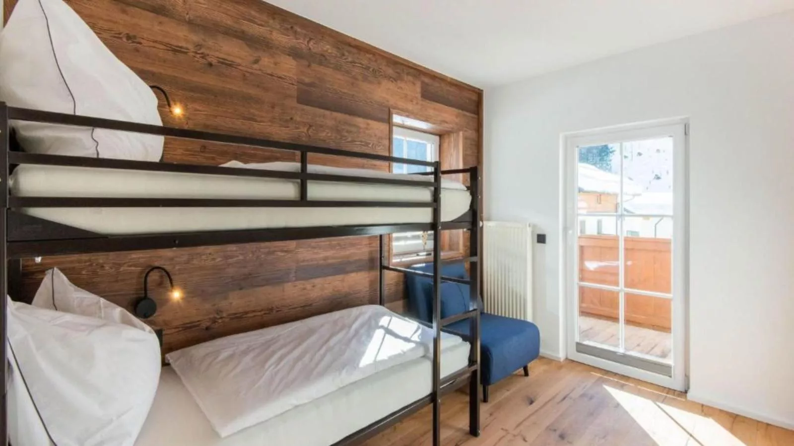 Leni Top 3-Bedroom