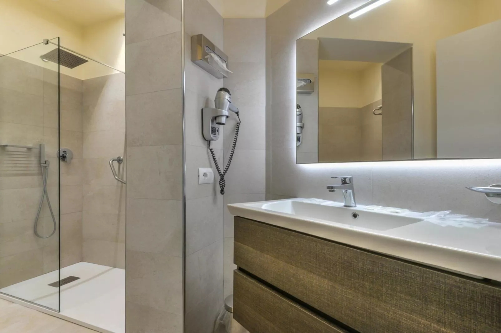 Le Acacie Residence / APARTMENT TWO BEDROOMS-Bathroom