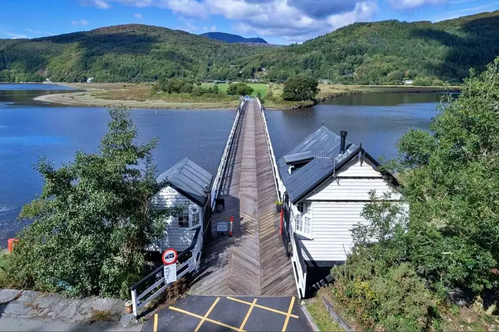 Toll Bridge Cottage-Outdoor