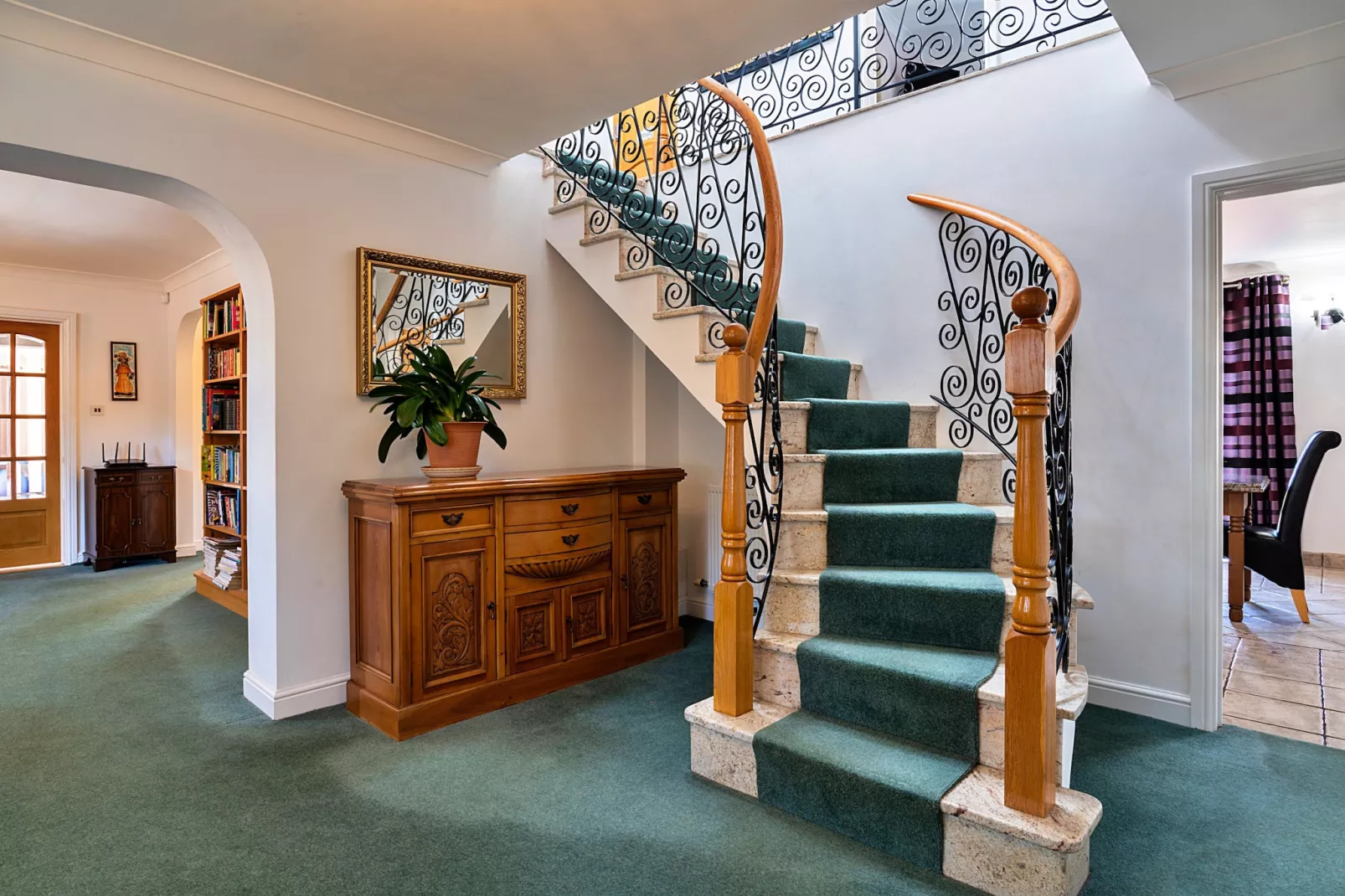 Gratton House-Landing