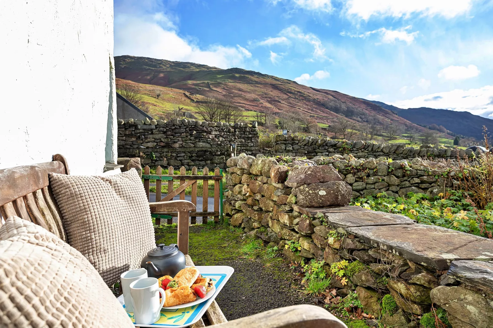 No.2 Town Head Cottages-Gardens summer