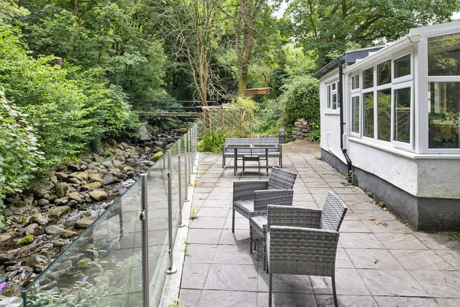 Nant Cottage-Gardens summer