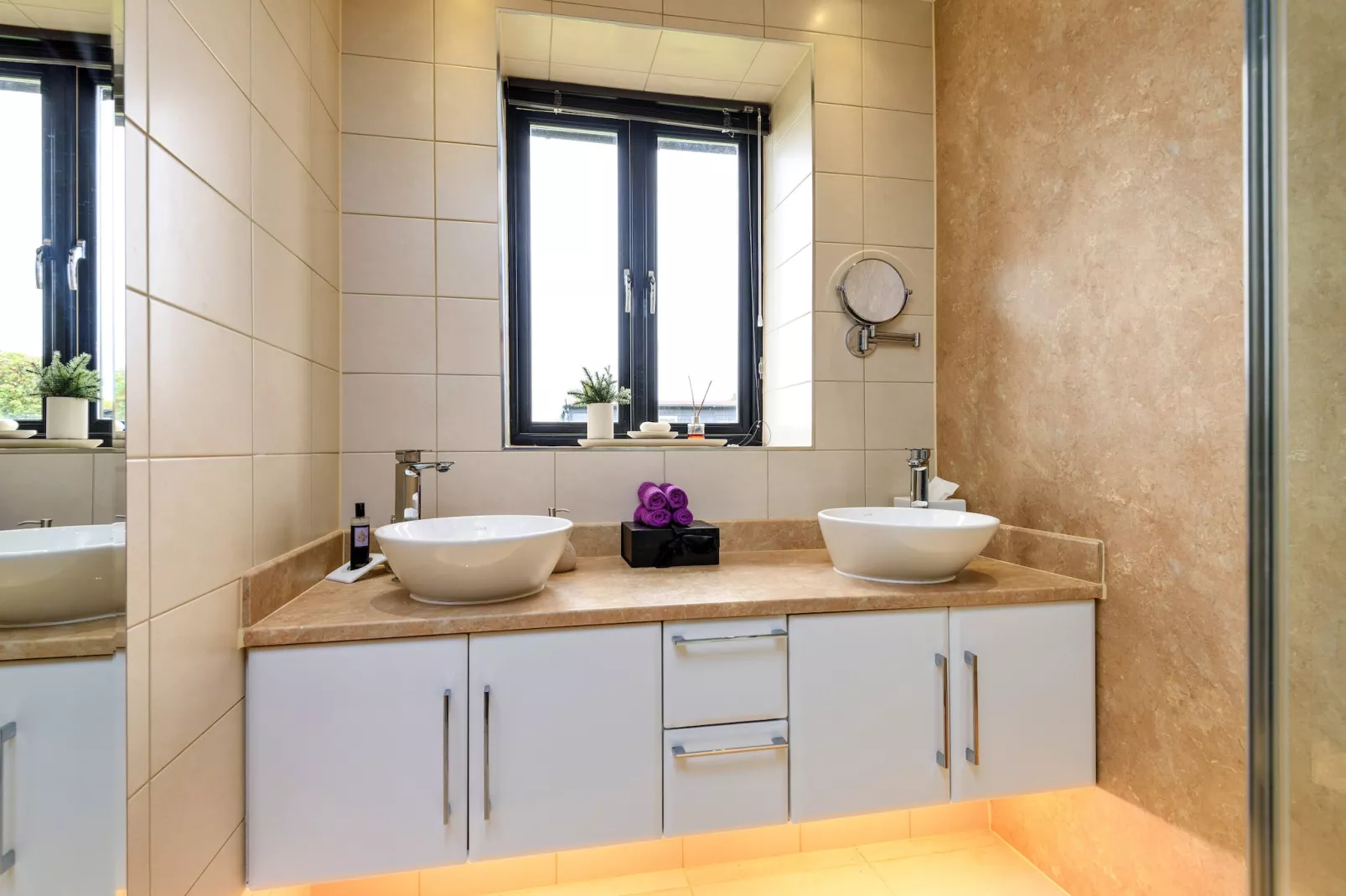 Flint Barn-Bathroom