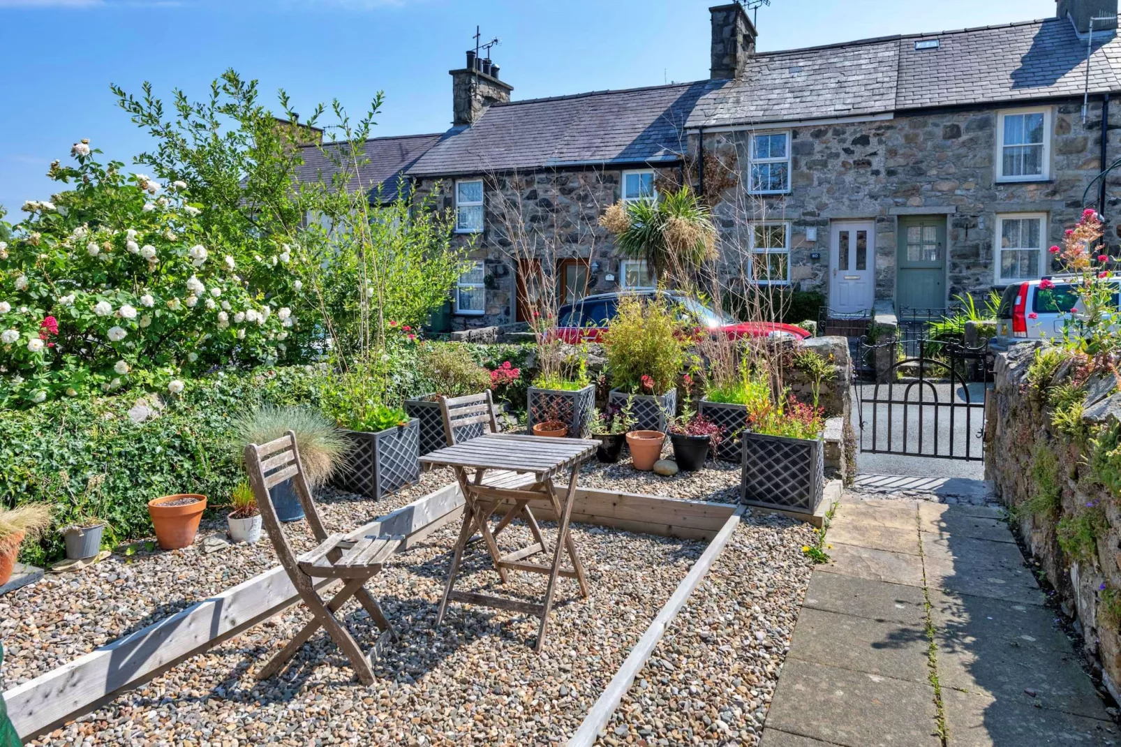 Arosfa Cottage-Terrace